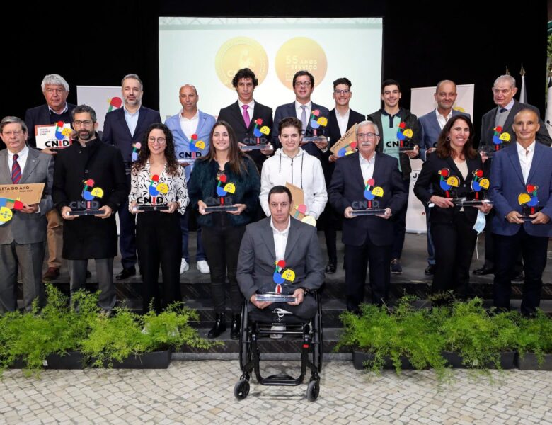 João Almeida e Maria Martins recebem prémio