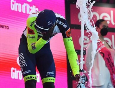 Biniam Girmay poderá abandonar o Giro após vitória da 10.ª etapa