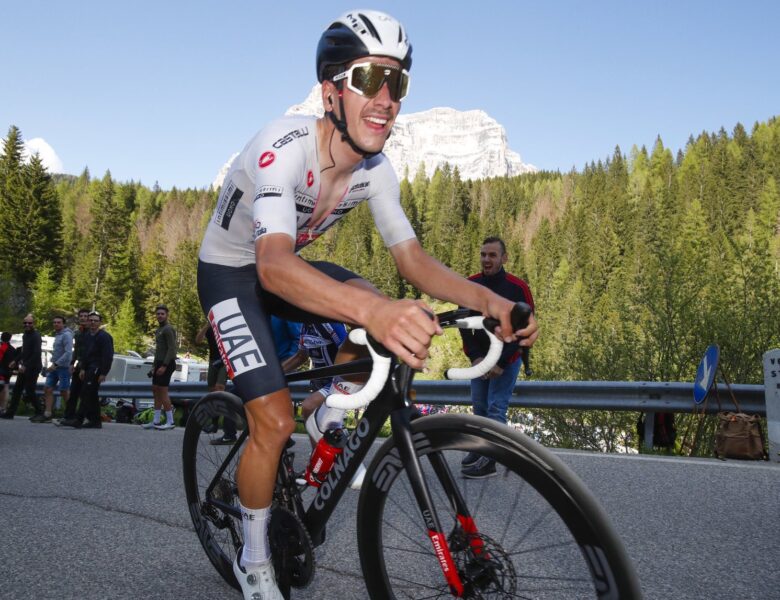 Giro de Itália – João Almeida cede, mas mantém-se na luta após 18.ª etapa