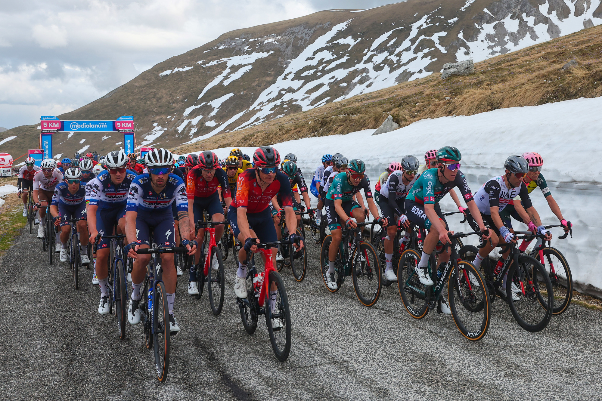 Giro – E ao sétimo dia o pelotão descansou