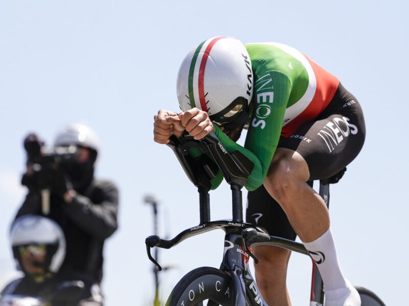 Volta ao Algarve | Ganna vence em dia de perdas para Almeida