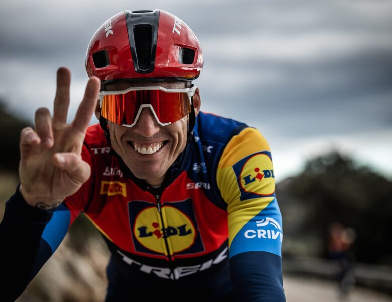 Aleix Espargaró acelera do MotoGP para o WorldTour