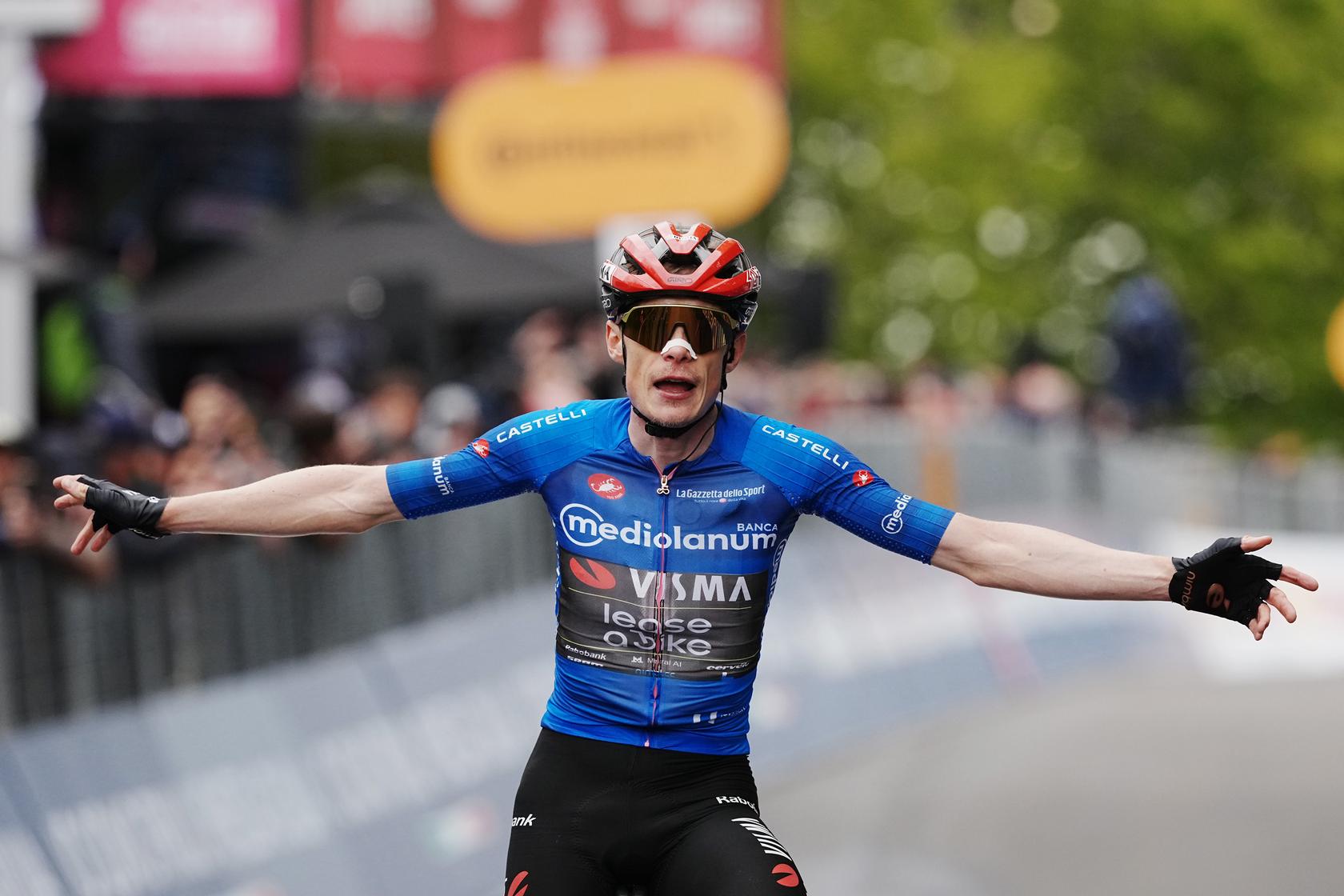Jonas Vingegaard venceu a nona etapa do Giro D'Italia, num dia positivo para Afonso Eulálio