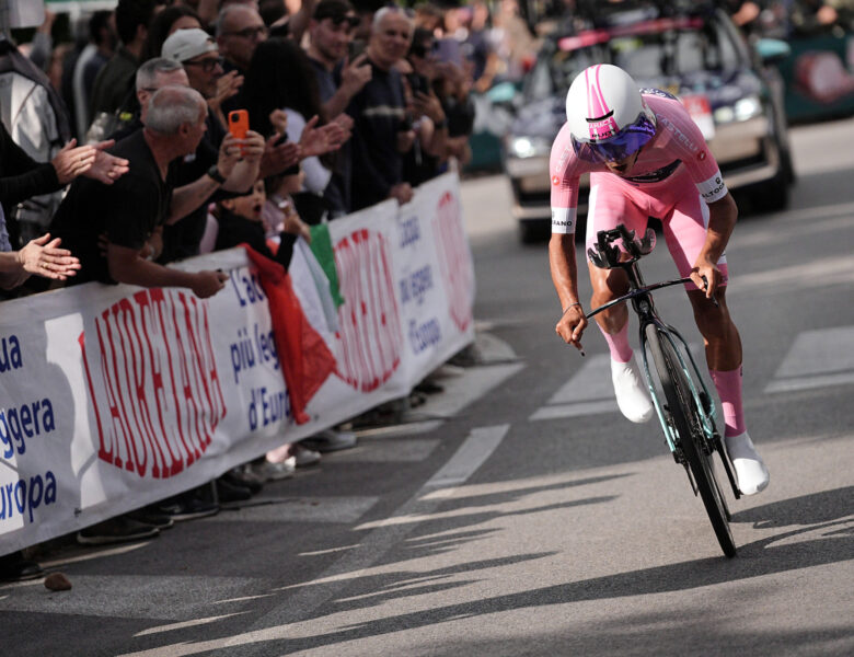 Giro D’Italia 2026 | Super Eulálio segura a rosa