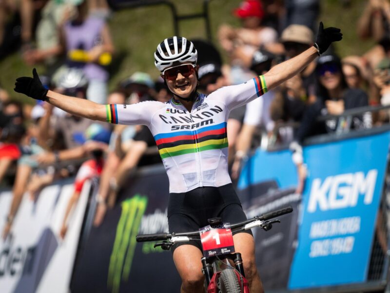 Taça do Mundo XCO – Lenzerheide: Rissveds domina e Martin aproveita queda para vencer