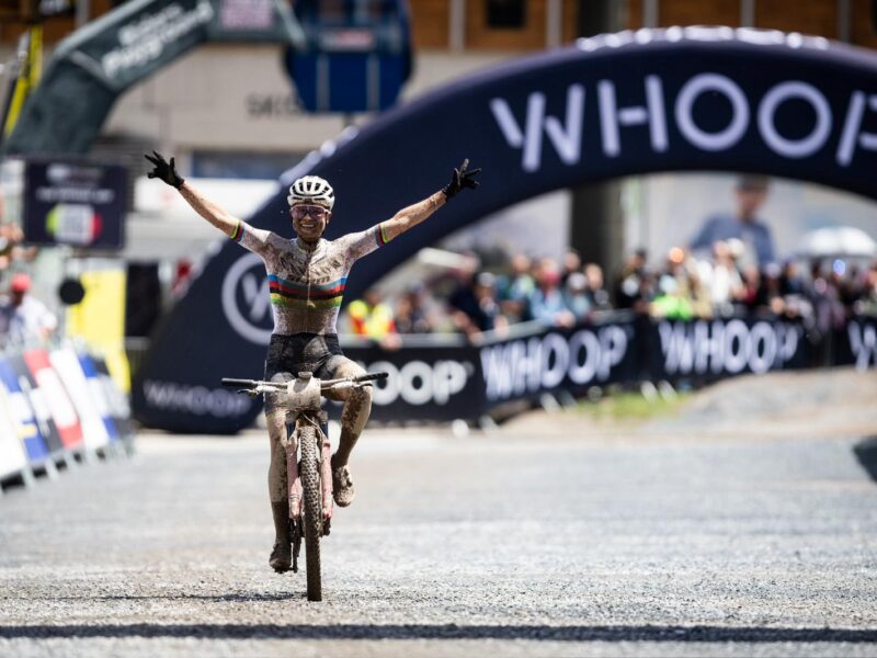 Taça do Mundo XCO – Leogang: Rissveds e Boichis vencem; polémica com Azzaro em destaque