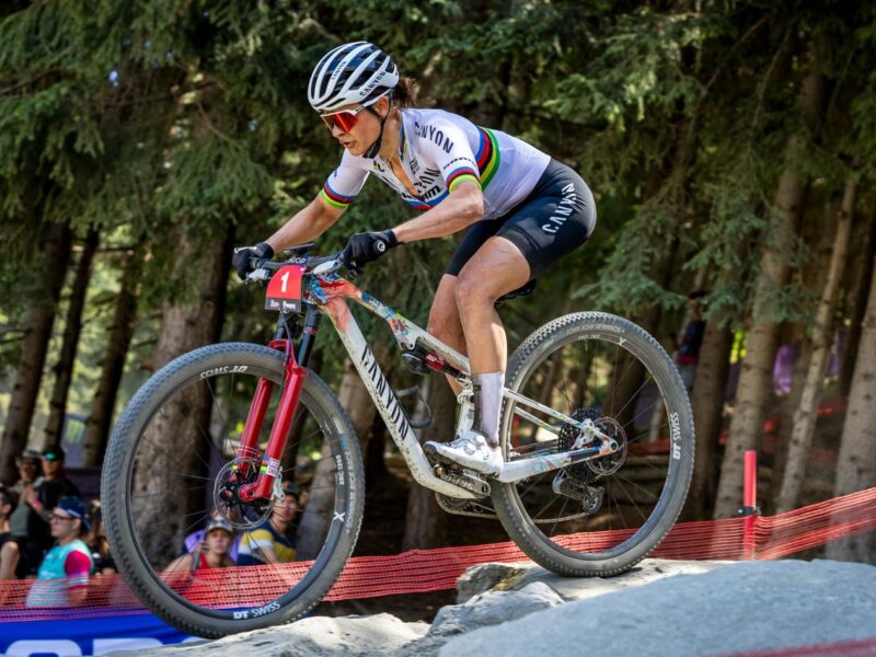 Taça do Mundo de XCO | La Thuile: Martina Berta e Luca Martin vencem em Itália