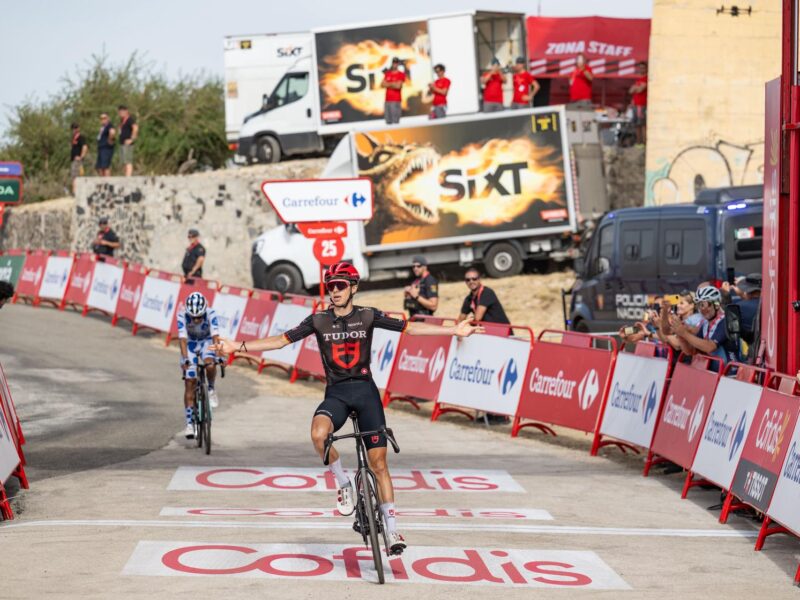 Vuelta a Espanha 2026 | Vitória para Marco Brenner e top 10 para João Almeida