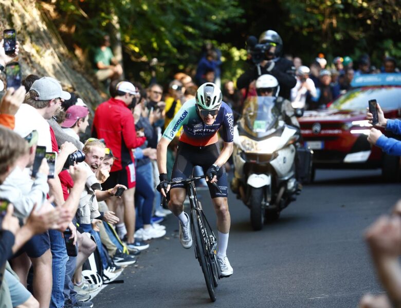 Volta à Lombardia 2026 | Paul Seixas, o príncipe do ciclismo, vence o seu primeiro Monumento